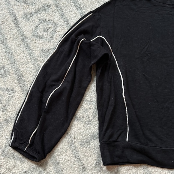 NWT Monrow Sweatshirt with Silky Piping - Picture 5 of 5